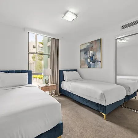 Cirque Apartments Brisbane Room photo