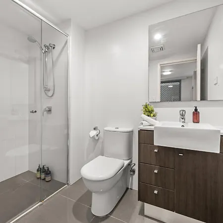 Cirque Apartments Brisbane Room photo